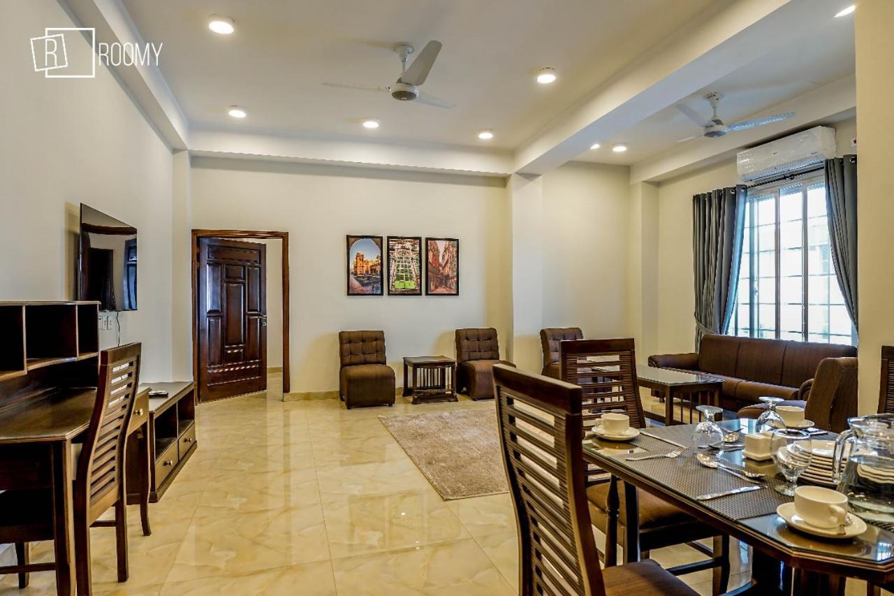 Roomy Crossroads Hotel, Пешавар Екстер'єр фото